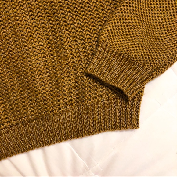 Gorgeous Knit Cropped Sweater - Picture 3 of 3
